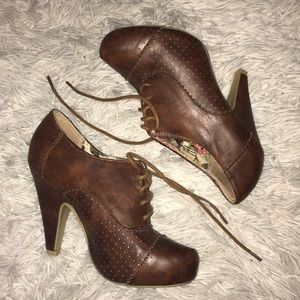 Not Rated Lace Up Booties💕